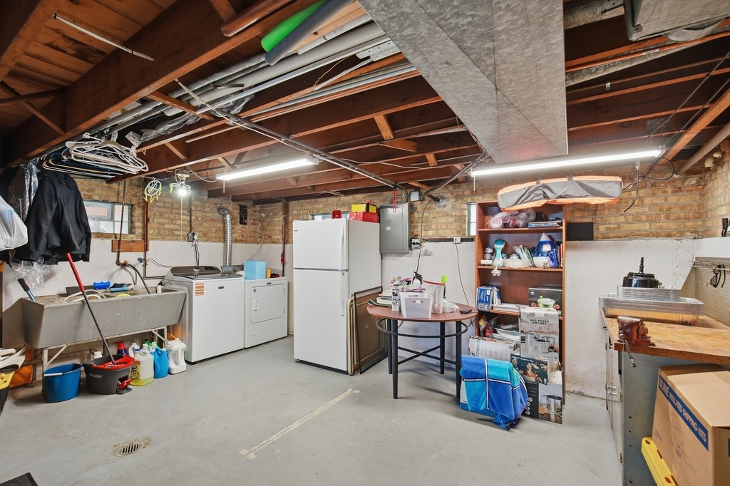 6230 W Foster Avenue - Photo 11