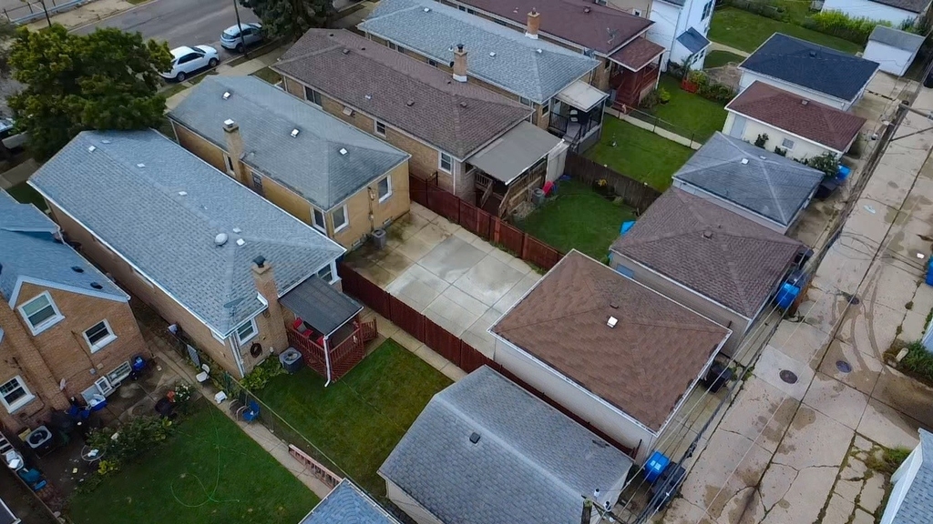 6230 W Foster Avenue - Photo 2