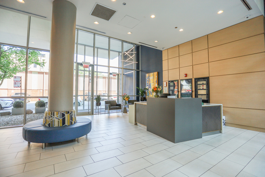 910 W Huron Street - Photo 17