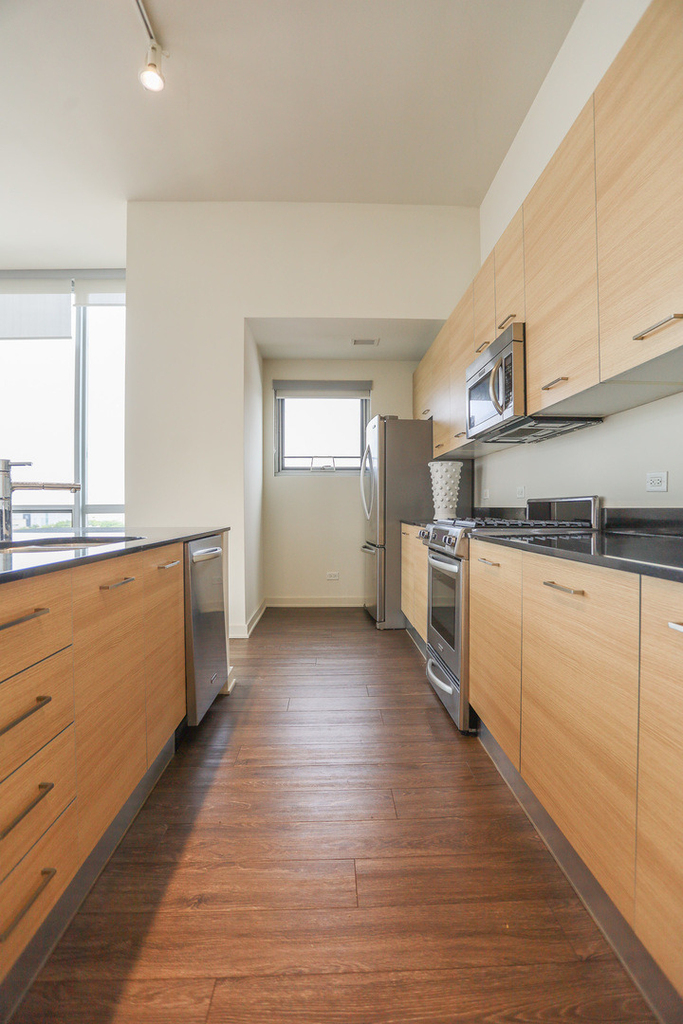 910 W Huron Street - Photo 6