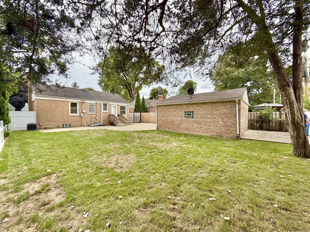 5816 W Greenleaf Avenue - Photo 22