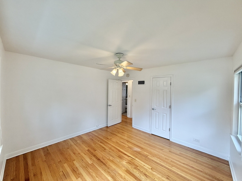 5816 W Greenleaf Avenue - Photo 10