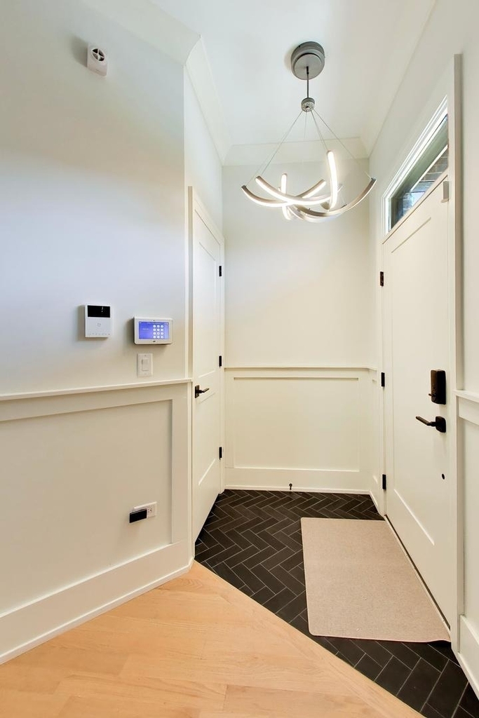 700 E 46th Street - Photo 1
