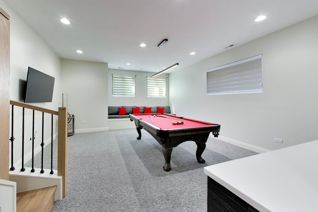 700 E 46th Street - Photo 30