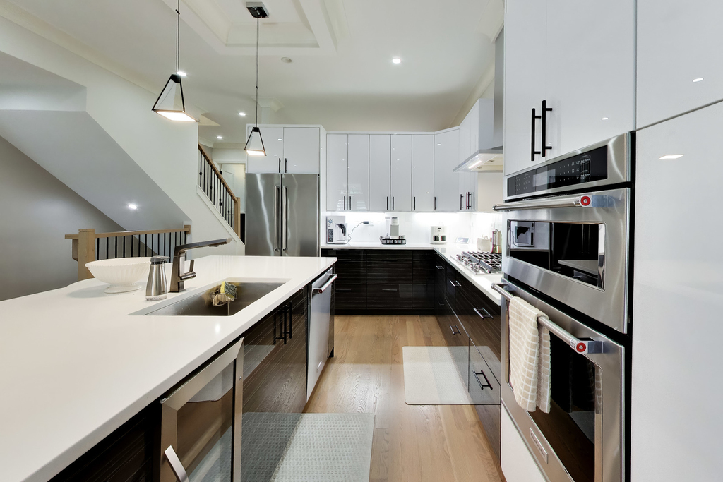 700 E 46th Street - Photo 11