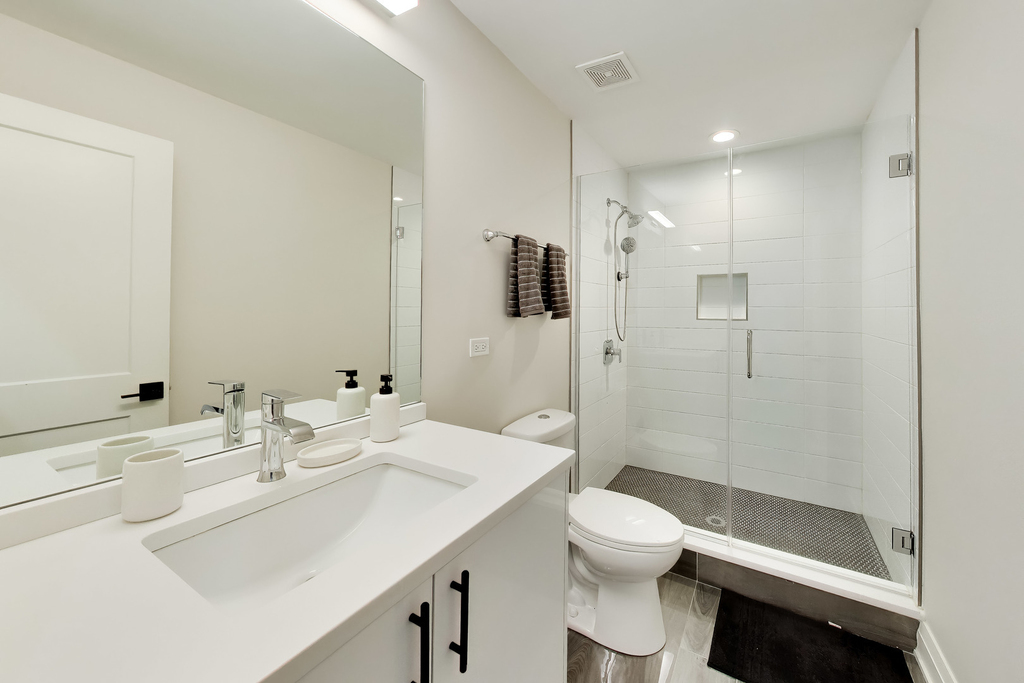 700 E 46th Street - Photo 33