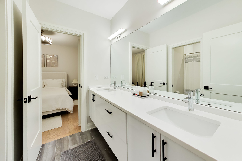 700 E 46th Street - Photo 24