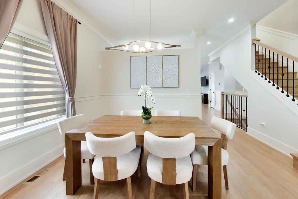 700 E 46th Street - Photo 6