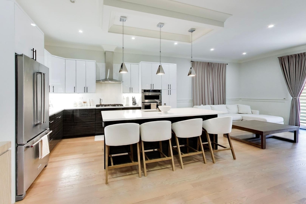 700 E 46th Street - Photo 13