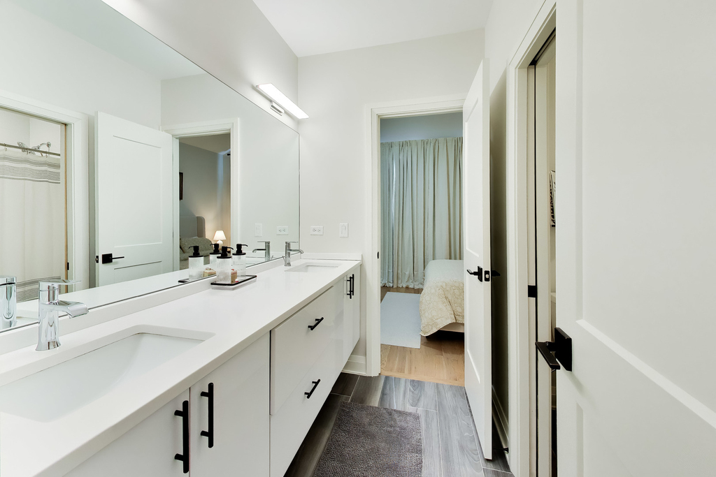 700 E 46th Street - Photo 25
