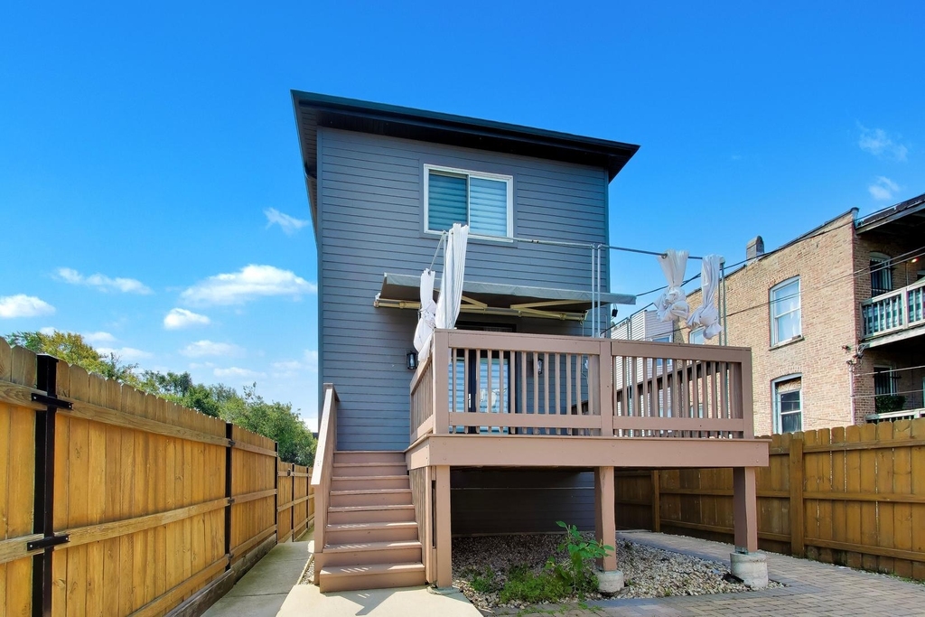 700 E 46th Street - Photo 36