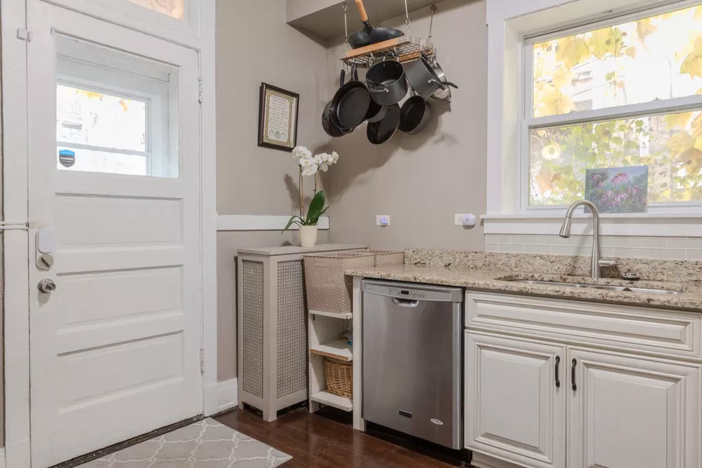 7626 N Greenview Avenue - Photo 5