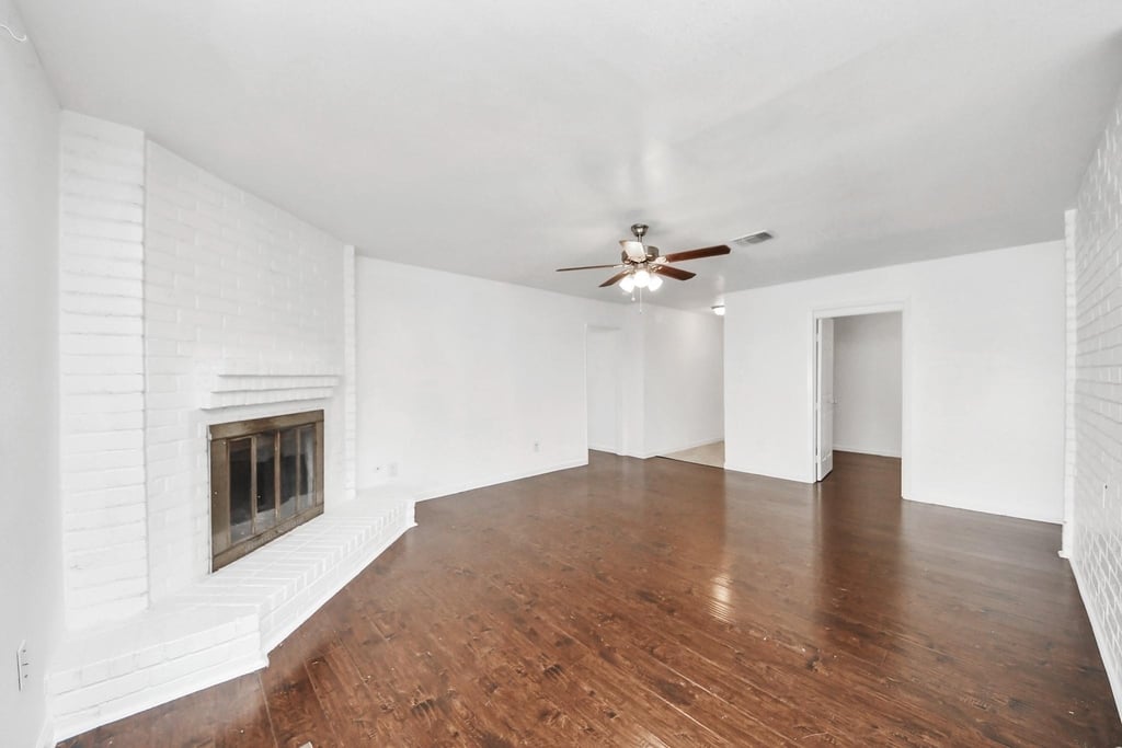 7410 La Place Drive - Photo 8