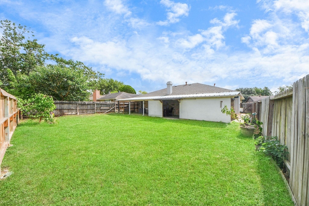 7410 La Place Drive - Photo 32