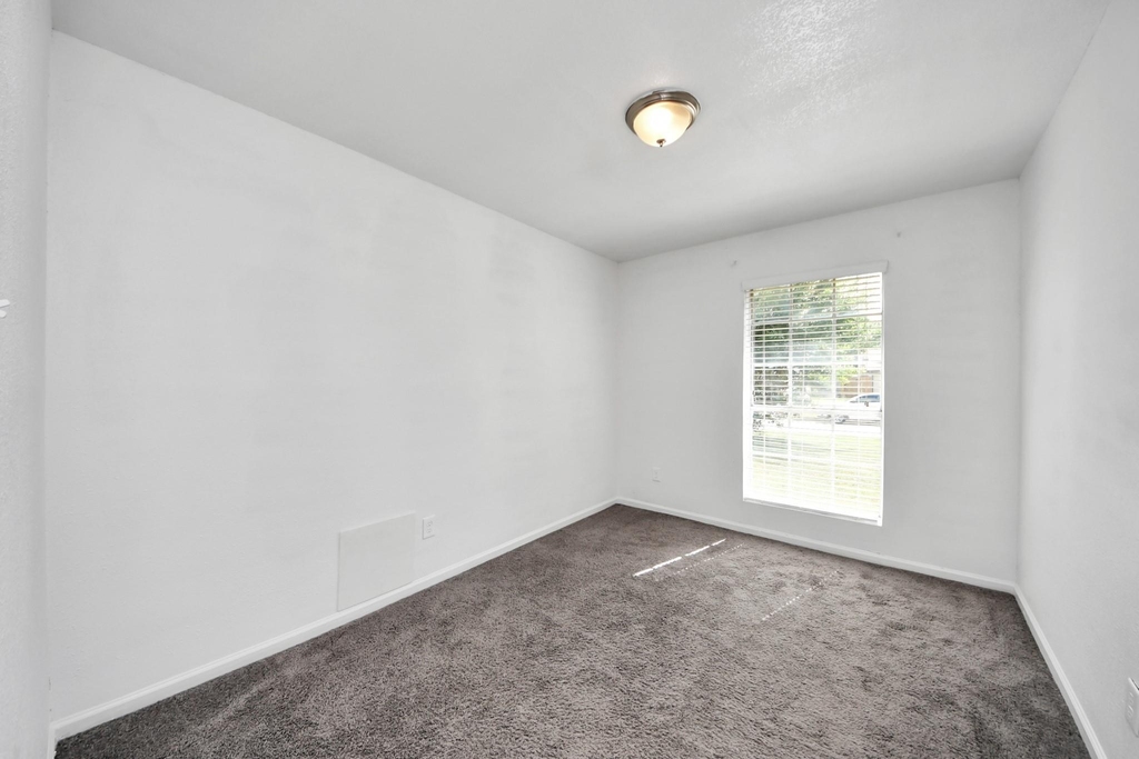 7410 La Place Drive - Photo 22