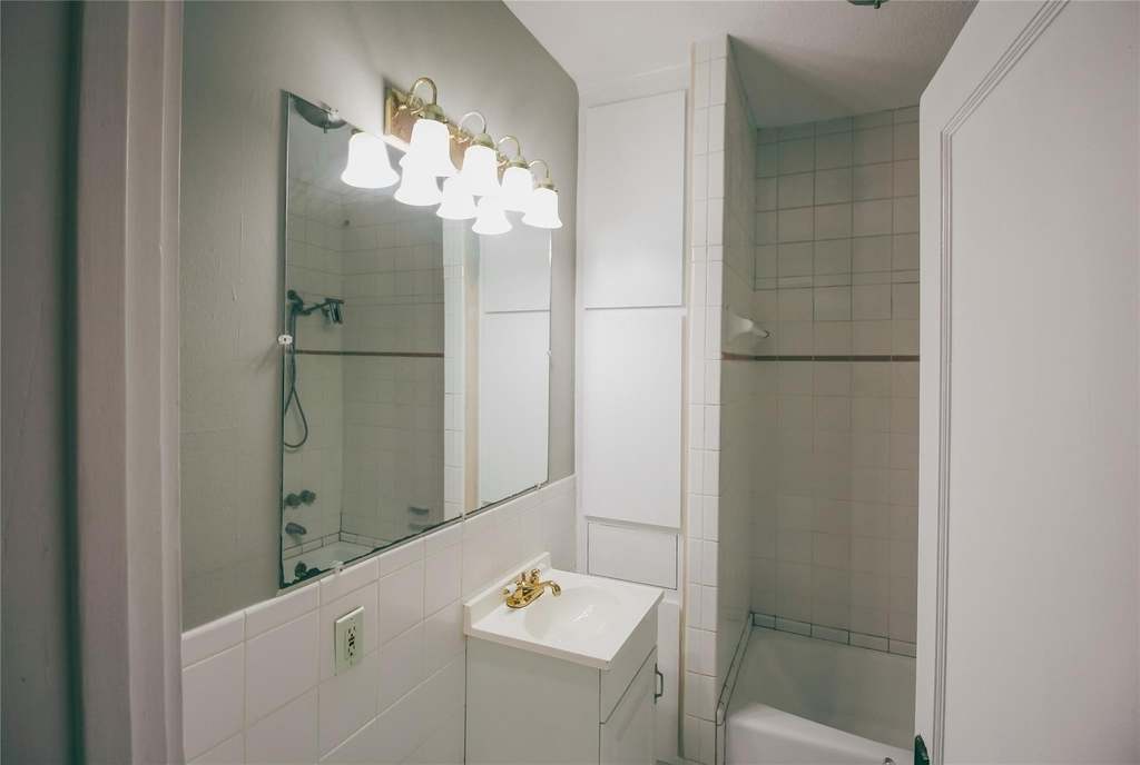 1138 Algregg Street - Photo 10