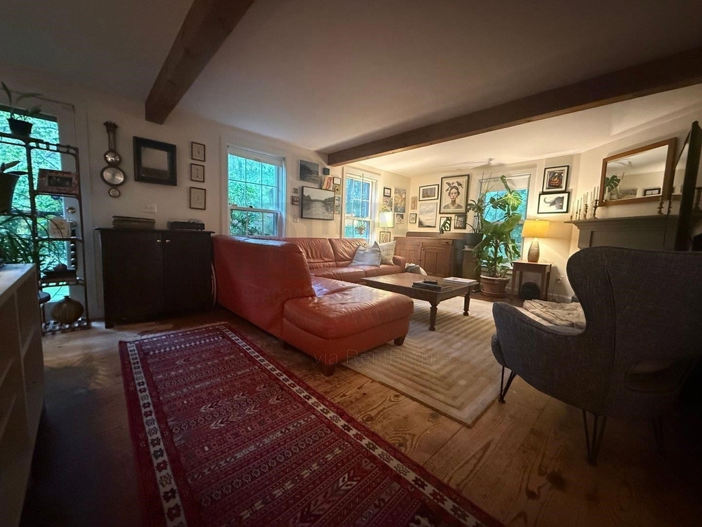 11 Hobbs - Photo 10