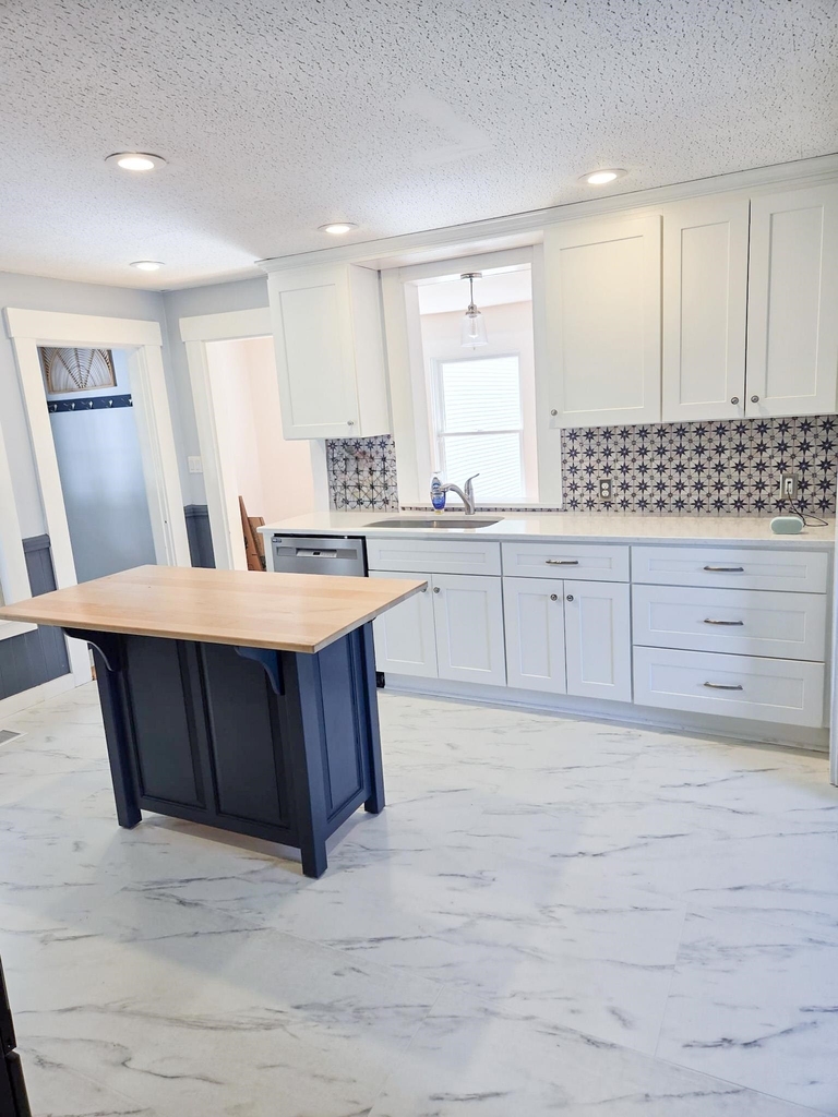 195 S Main - Photo 2