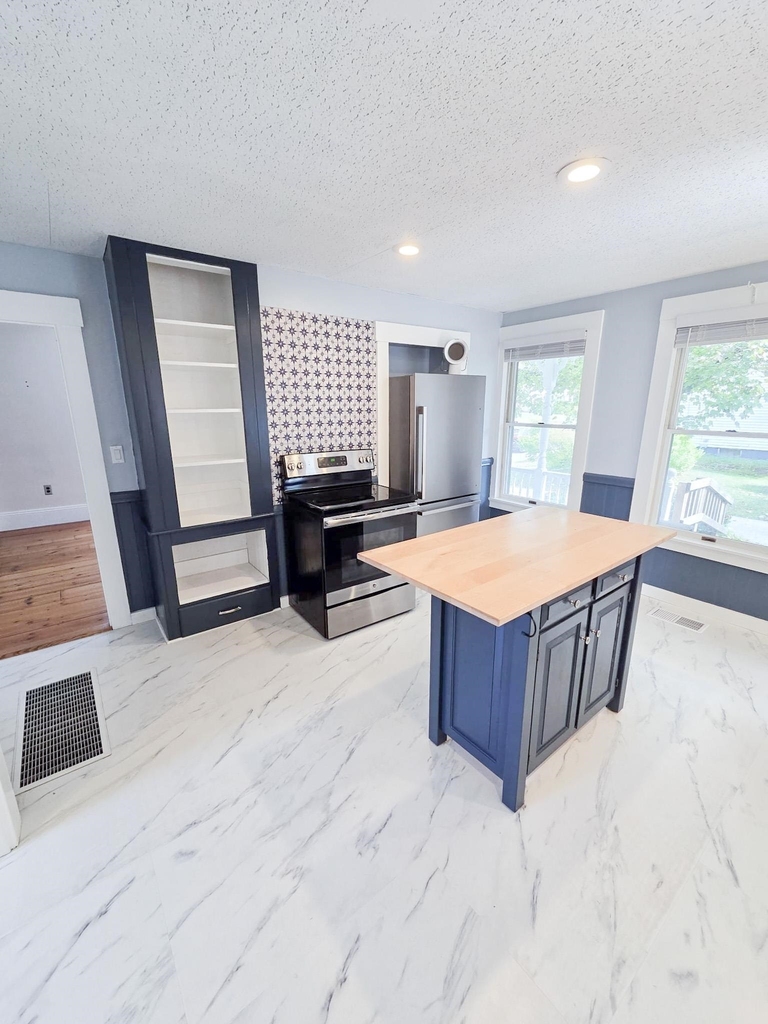 195 S Main - Photo 4