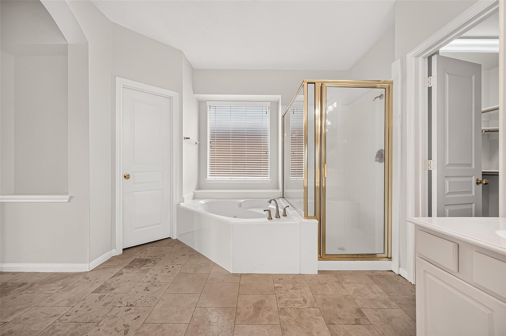 11811 Sunset Lake Court - Photo 24