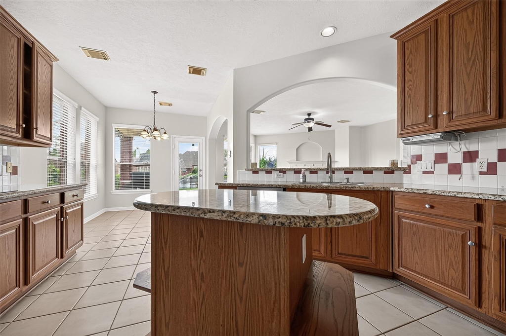 11811 Sunset Lake Court - Photo 17