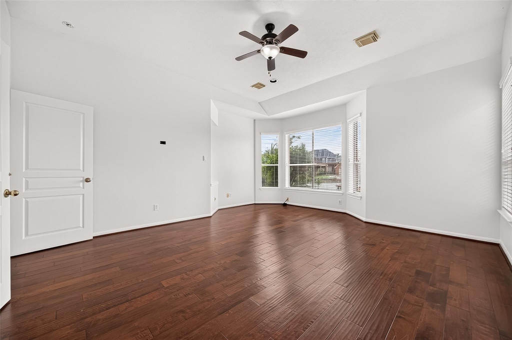 11811 Sunset Lake Court - Photo 21