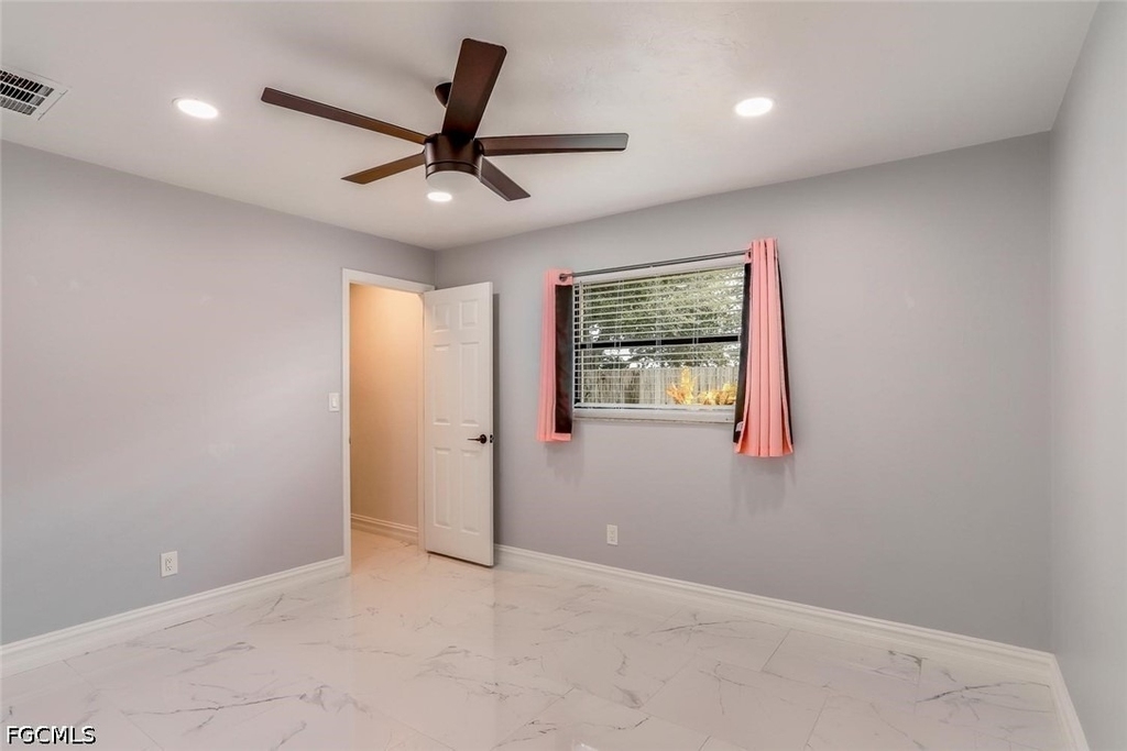 1201 Se 16th Terrace - Photo 17
