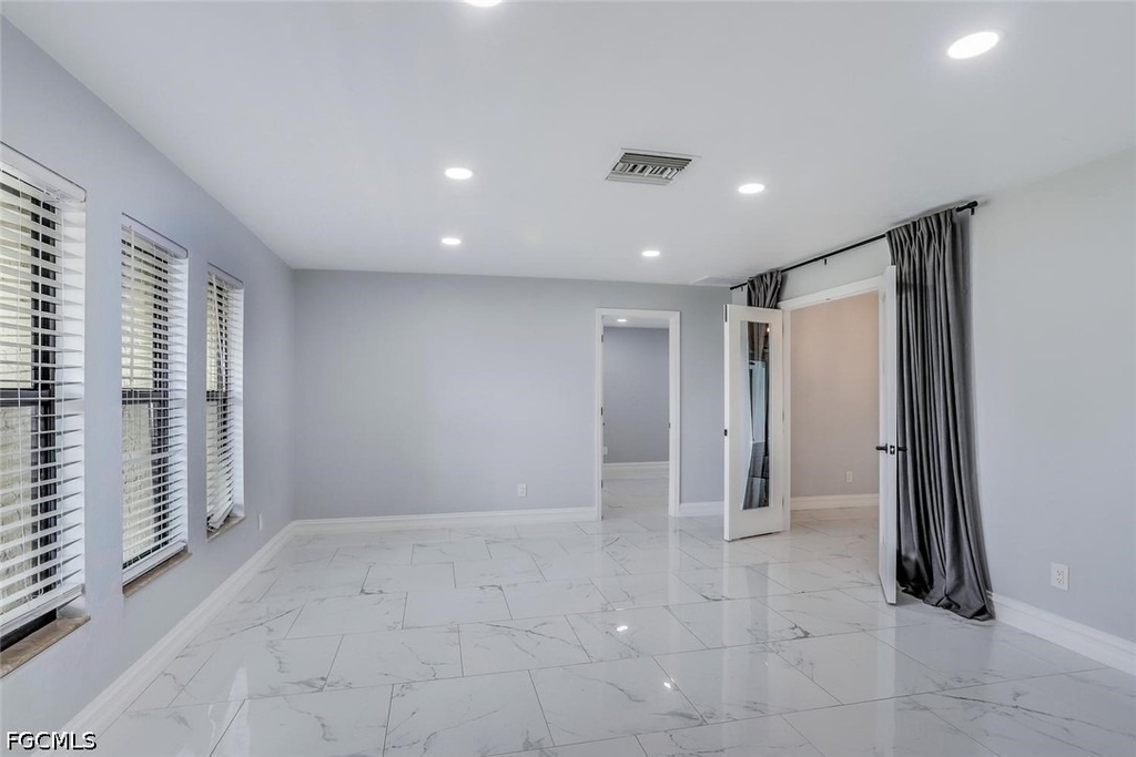 1201 Se 16th Terrace - Photo 3