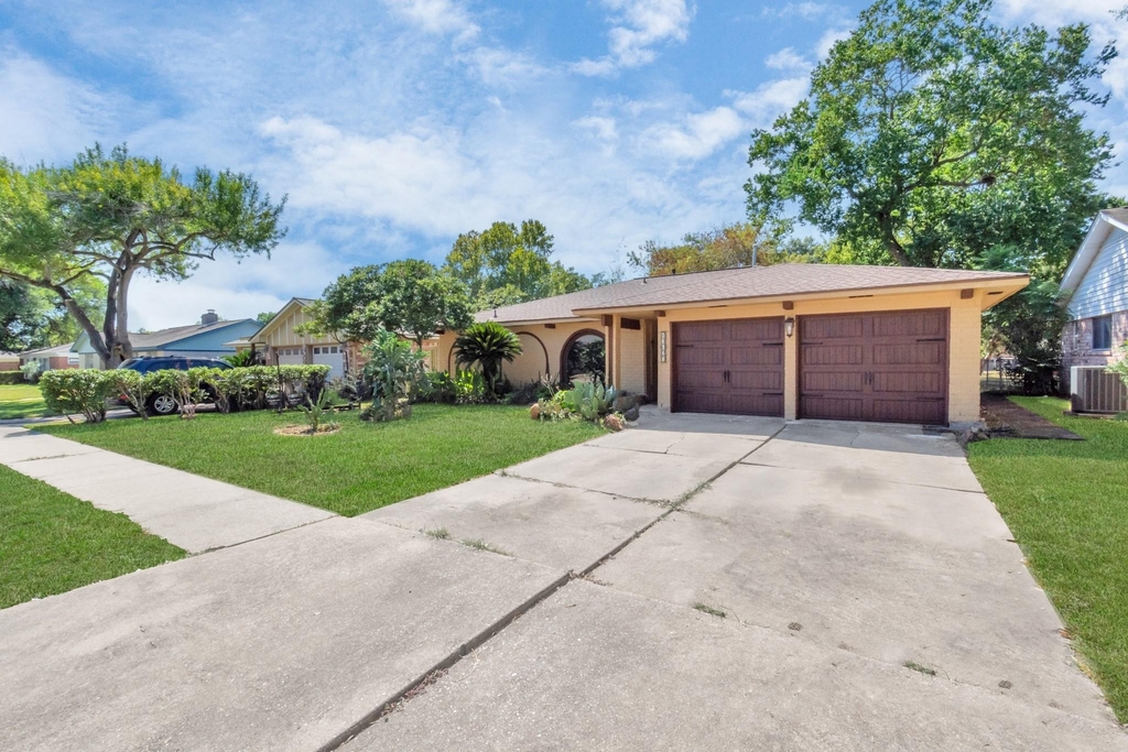 13627 Greenridge Drive - Photo 1