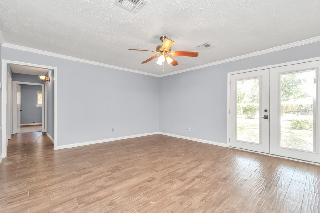 13627 Greenridge Drive - Photo 8