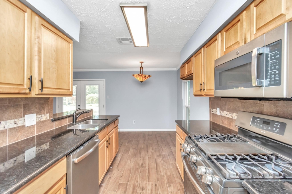 13627 Greenridge Drive - Photo 15