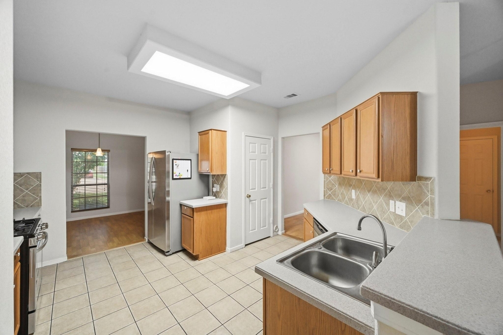2702 Youpon Lake Court - Photo 4