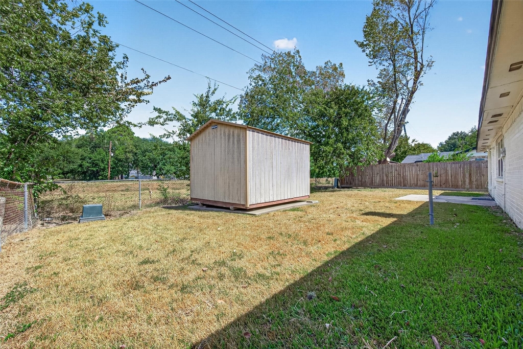 1002 Kenforest Drive - Photo 0