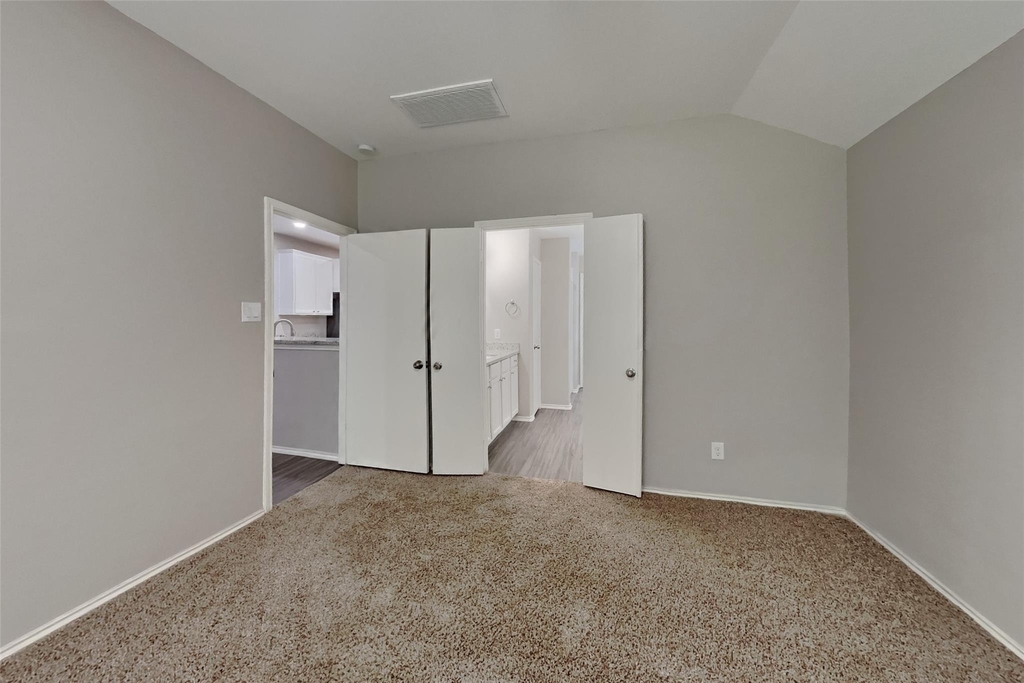 11409 Ryan Court - Photo 5