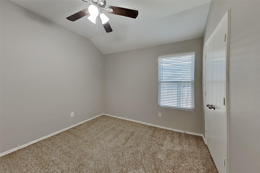 11409 Ryan Court - Photo 10