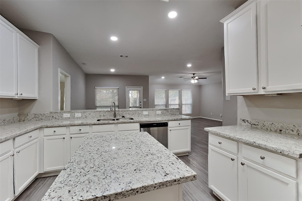 11409 Ryan Court - Photo 2