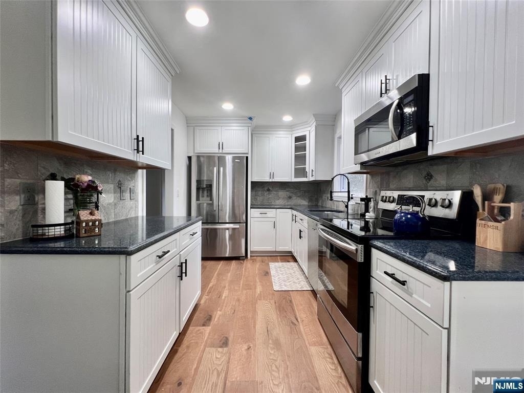 85 Lakeshore - Photo 1