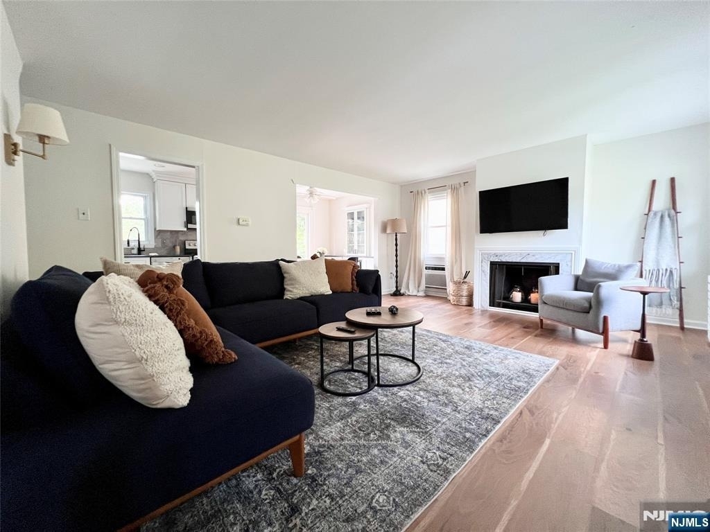 85 Lakeshore - Photo 13