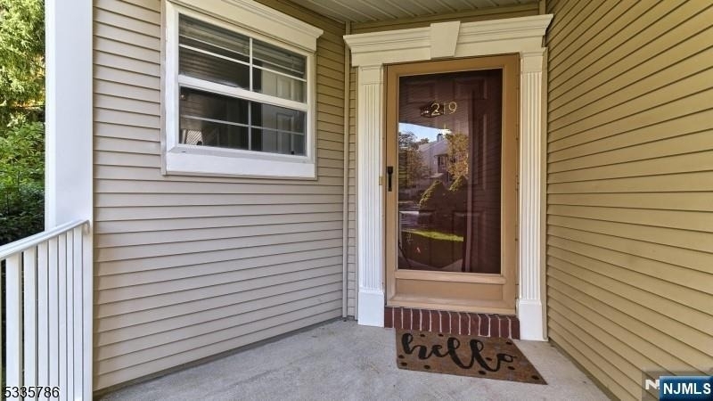219 Warbler - Photo 2