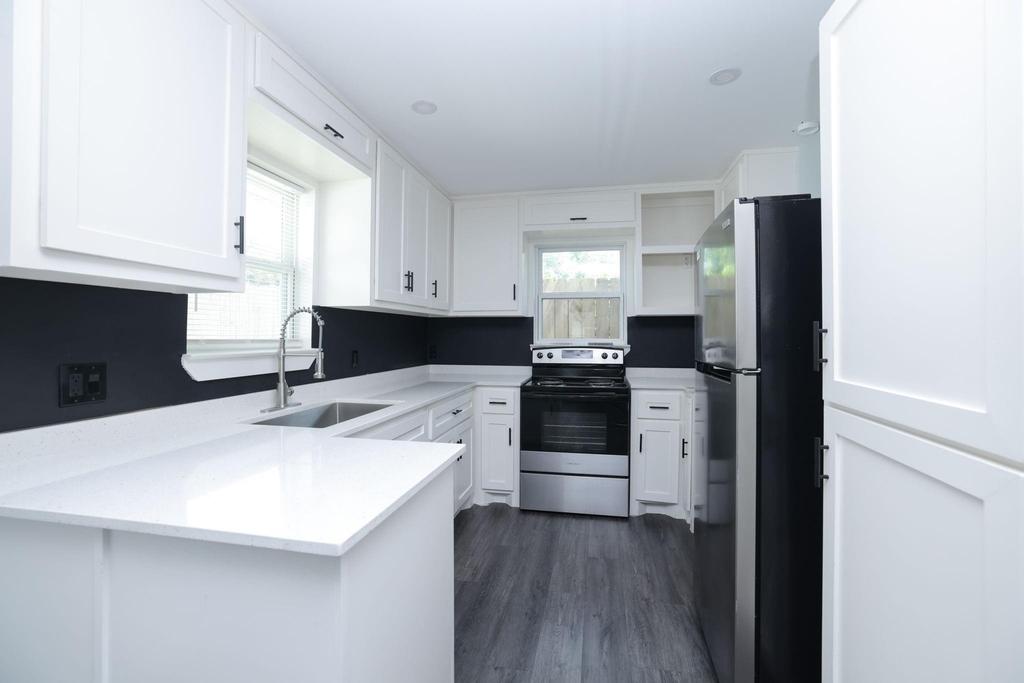 4120 Linn Street - Photo 3