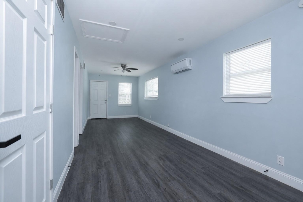 4120 Linn Street - Photo 2