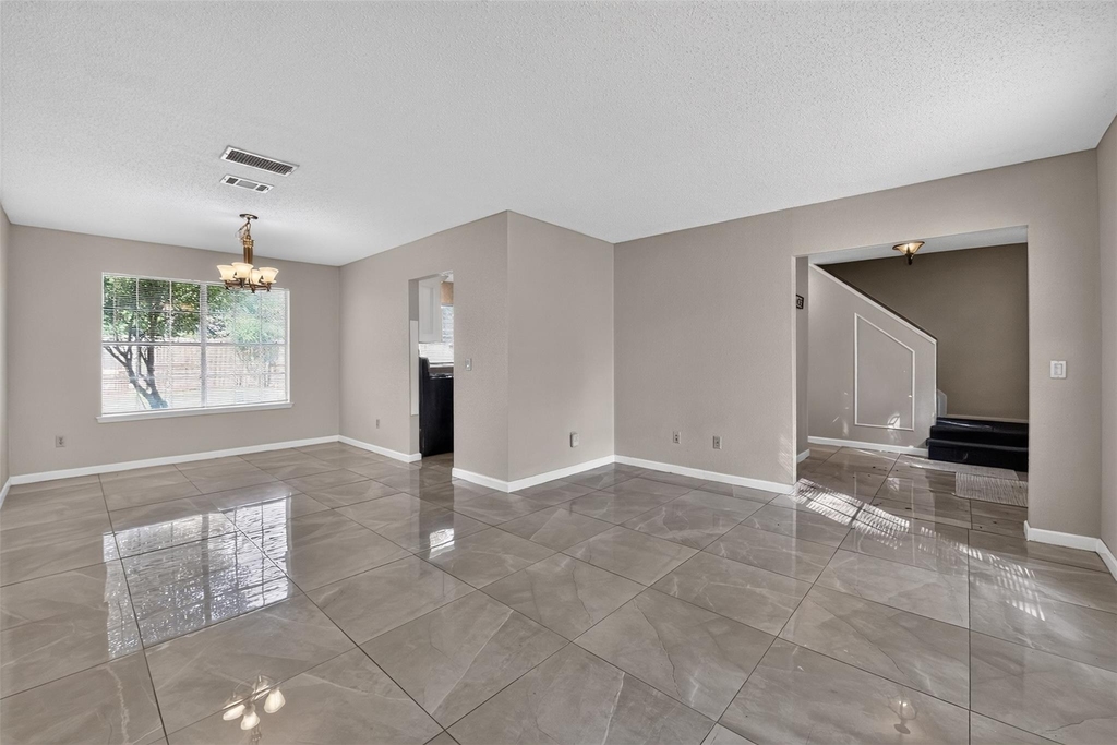 3423 Green Fields Drive - Photo 4
