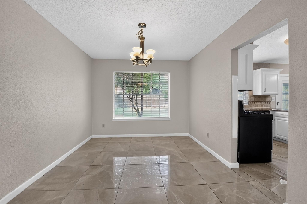 3423 Green Fields Drive - Photo 7