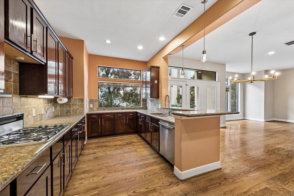 1912 Woodbury Street - Photo 2