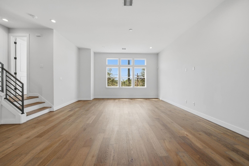 332 Eastwood Street - Photo 6