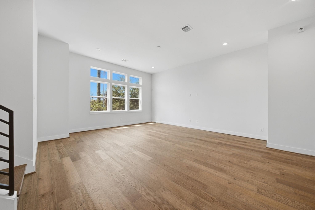 332 Eastwood Street - Photo 5