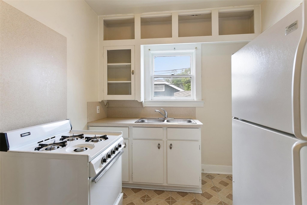 1133 Bayland Avenue - Photo 5