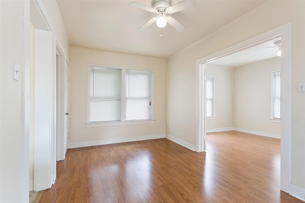 1133 Bayland Avenue - Photo 2