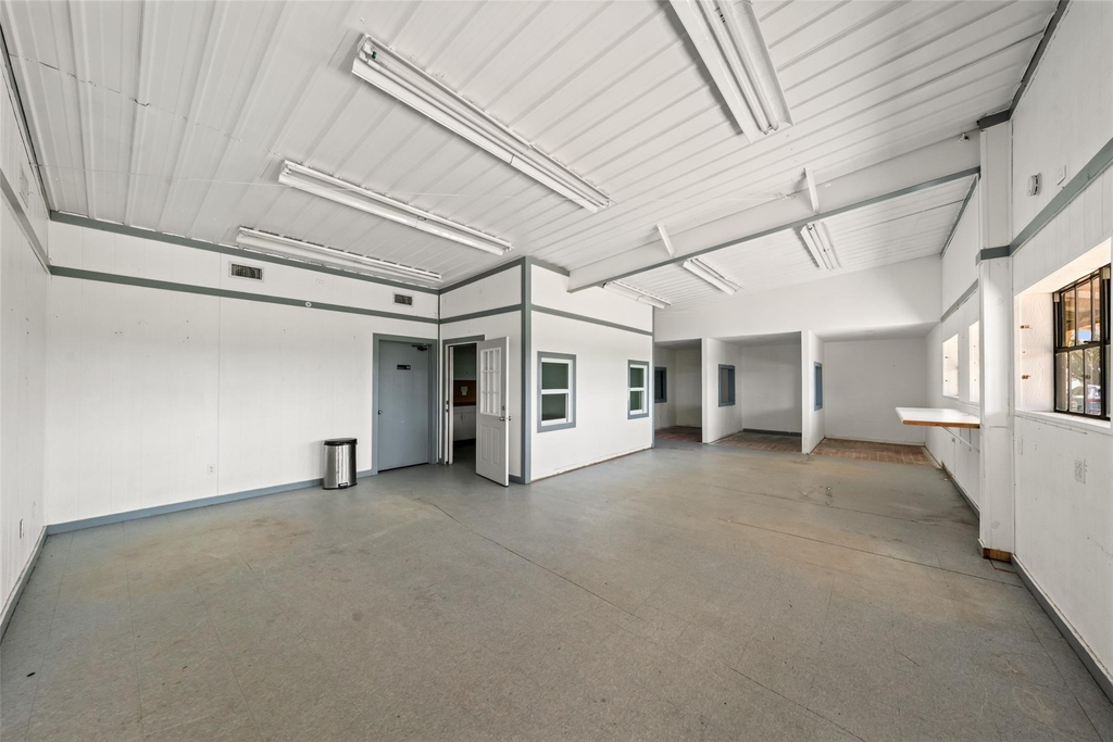 28922 Fm 2920 - Photo 10