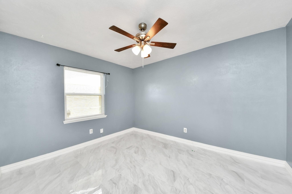 16835 Kilwinning Drive - Photo 14
